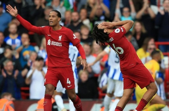 Klopp so sánh tình cảnh của Liverpool với Ronaldo, Messi ảnh 1