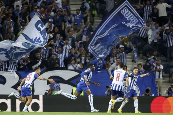 Bất ngờ với một Club Brugge hoàn hảo ảnh 1