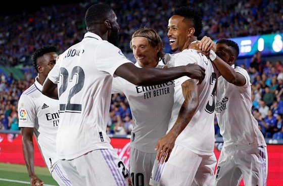 Hậu vệ lập công, Real Madrid thắng nhọc ảnh 1 Hậu vệ lập công, Real Madrid thắng nhọc ảnh 1