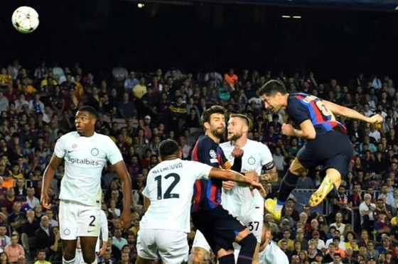 Xavi vẫn lảng tránh thừa nhận kém kinh nghiệm châu Âu ảnh 1