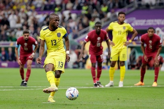 Cú đúp của Enner Valencia vùi chủ nhà Qatar trong thất vọng ảnh 1