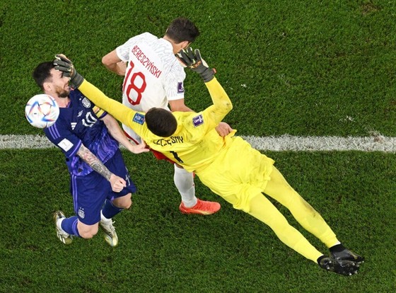 Messi và thế giới không hoàn hảo ảnh 2