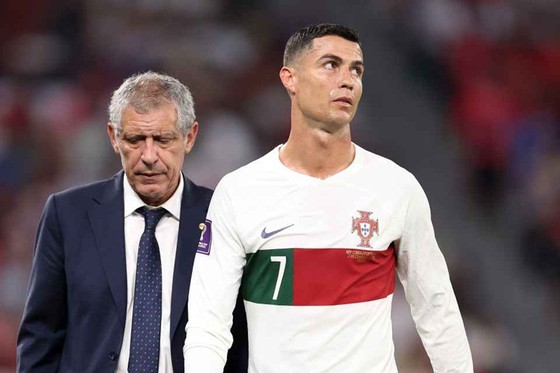 Ronaldo bác bỏ tin “chửi” HLV Santos vì bị thay ra ảnh 1