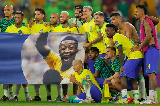 Neymar trở lại và ghi bàn, Brazil lần thứ 8 liên tiếp vào tứ kết ảnh 1