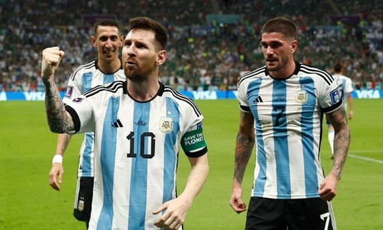 Bên cạnh Lionel Messi, thì Angel Di Maria và đặc biệt Rodrigo De Paul (phải) là những niềm hy vọng lớn của Argentina.