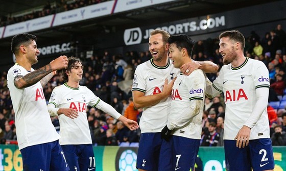 Tottenham đánh bại Crystal Palace 4-0 tại Selhurst Park để làm sáng lại cuộc đua tốp 4.