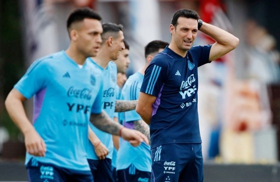 Không hề dễ dàng để HLV Lionel Scaloni duy trì khát khao cho các nhà vô địch thế giới.