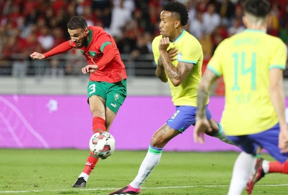 Morocco giành chiến thắng đầu tiên trong lịch sử đối đầu Brazil.