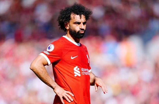 Mohamed Salah thất vọng vì lần đầu không chơi ở Champions League kể từ khi đến Liverpool năm 2017.