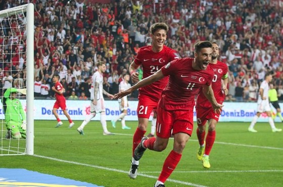 Mbappe làm lu mờ Fontaine, Pháp đánh bại Hy Lạp  ảnh 1