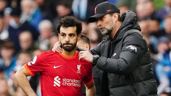 HLV Jurgen Klopp thừa nhận khó giữ Mohamed Salah nếu Al-Ittihad nâng mức đề nghị kỷ lục 200 triệu bảng.