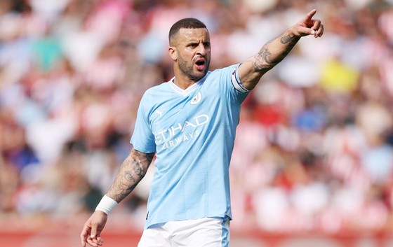 Kyle Walker từ chối Bayern Munich vào giờ cuối và chuẩn bị ký hợp đồng mới với Man.City.