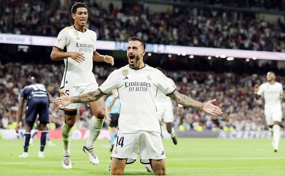 Real Madrid duy trì thành tích hoàn hảo khi ngược dòng thắng 2-1 trước Real Sociedad.