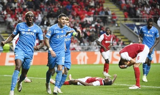 Napoli cần pha phản lưới nhà của Sikou Niakate phút 88 mới đánh bại chủ nhà Braga 2-1. ảnh 1