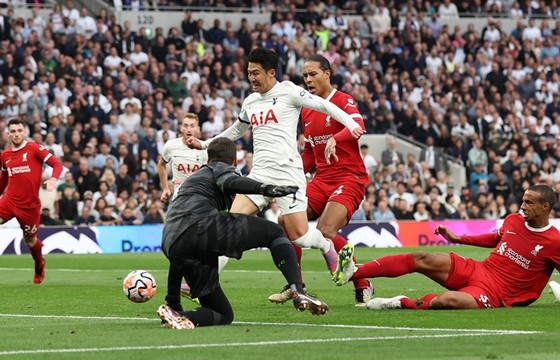 Tottenham đã mở tỷ số ở phút 36 nhờ công của Son Heung-min ảnh 1