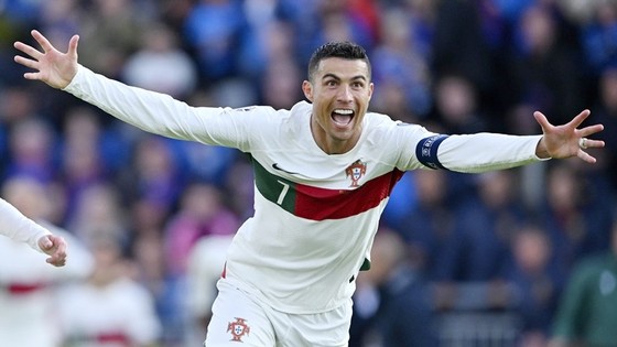 Cristiano Ronaldo giúp Bồ Đào Nha có được thành tích tốt nhất từ trước đến nay trong một chiến dịch vòng loại châu Âu. 