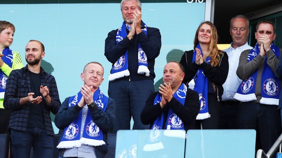 Ông chủ Roman Abramovich sẽ không để Antonio Conte thất vọng mà ra đi.