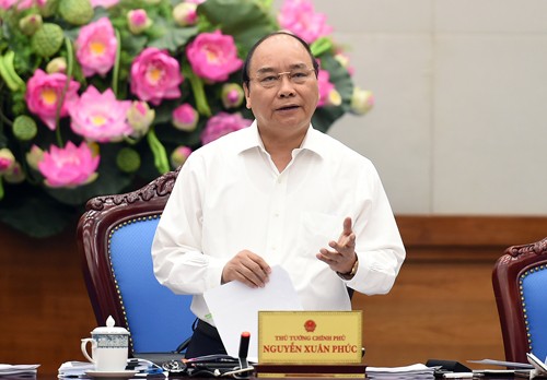 Thủ tướng Nguyễn Xuân Phúc chủ trì phiên họp Chính phủ thường kỳ tháng 8-2017. Ảnh: VGP