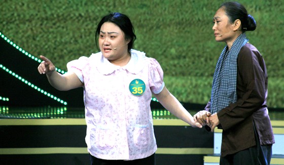 Phần thi của thí sinh Phạm Huyền Trâm với sự phụ diễn của NSƯT Quỳnh Hương