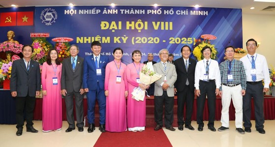 11 thành viên Ban Chấp hành nhiệm kỳ (2020-2025) ra mắt Đại hội. Nguồn: HOPA.VN