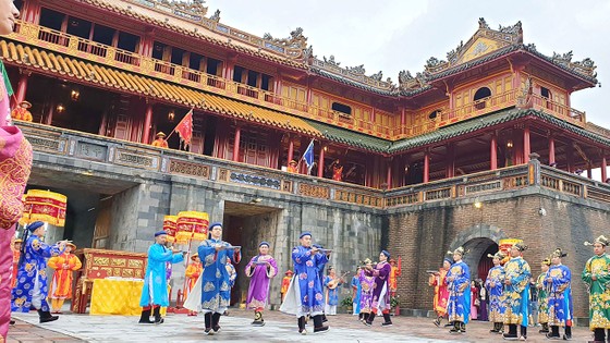 Tái hiện lễ phát lịch dưới triều Nguyễn tại Ngọ Môn - Hoàng thành Huế