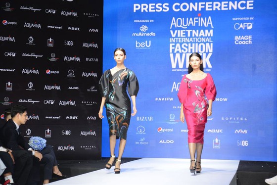 Các thiết kế thời trang Việt ngày càng khẳng định vị thế trên sàn thời trang thế giới