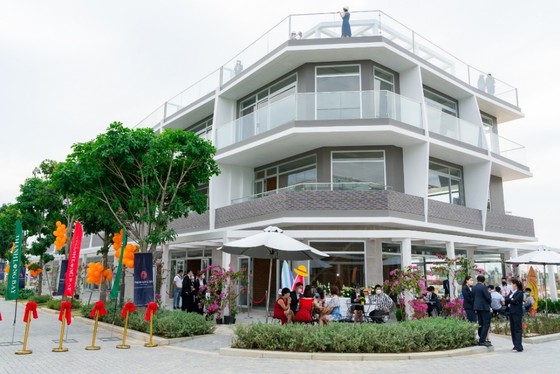 Cơ hội kinh doanh không giới hạn với nhà phố biển trong tổ hợp IR ảnh 3