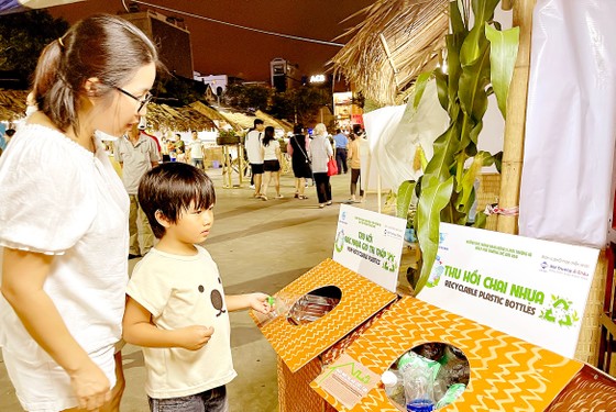 Hưởng ứng Ngày Môi trường thế giới - Ngày hội xanh TPHCM tại Công viên Khánh Hội (quận 4, TPHCM). Ảnh: HOÀNG HÙNG