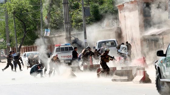 9 nhà báo thiệt mạng trong vụ tấn công liều chết tại Kabul, Afghanistan hôm 30-4-2018. Ảnh: AP