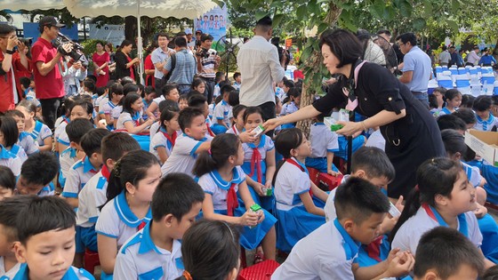 Quảng Nam, hơn 33.000 trẻ em tiếp cận chương trình sữa học đường ảnh 2 Quảng Nam, hơn 33.000 trẻ em tiếp cận chương trình sữa học đường ảnh 2