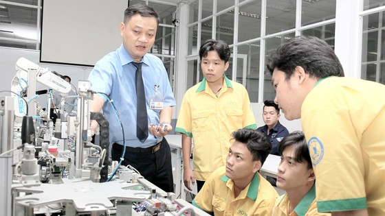 Để trường nghề thoát cảnh lay lắt - Bài 3: Đáp ứng nhu cầu doanh nghiệp, xã hội ảnh 1 Để trường nghề thoát cảnh lay lắt - Bài 3: Đáp ứng nhu cầu doanh nghiệp, xã hội ảnh 1