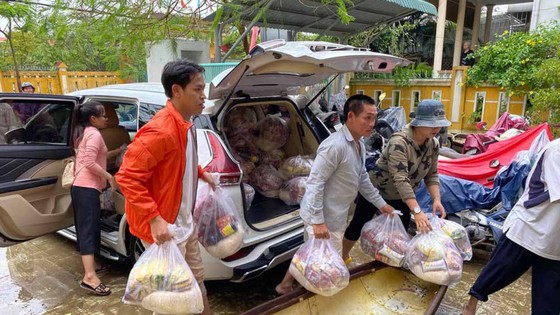 Chiếc xe chuyển hàng cứu trợ miễn phí của anh Nguyễn Ngọc Lâm