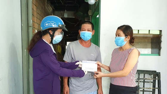 Chương trình Một gia đình trợ giúp một gia đình: Dìu nhau qua cơn khó ảnh 1