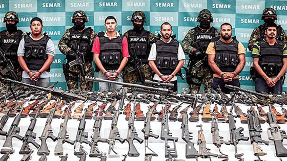 Cảnh sát Mexico bắt giữ những kẻ buôn lậu vũ khí và ma túy
