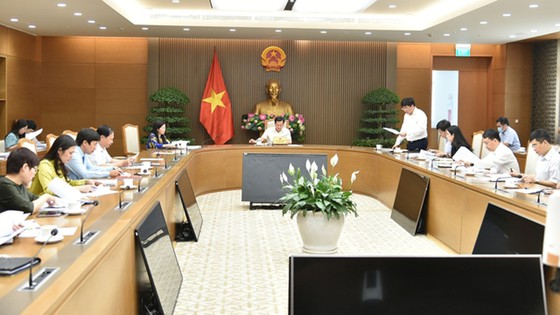 Phó Thủ tướng Lê Minh Khái, Tổ trưởng Tổ công tác số 2 của Thủ tướng Chính phủ họp với 8 bộ ngành, cơ quan Trung ương kiểm tra, đôn đốc giải ngân vốn đầu tư công năm 2022. Ảnh VGP