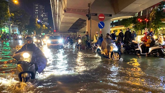 Năm nay mưa nhiều, Hà Nội liên tục ngập trong tháng 5 và 6