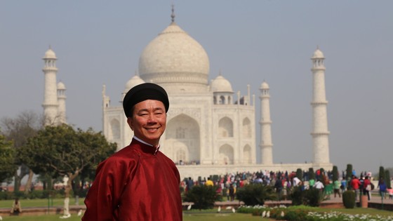Đại sứ Việt Nam tại Ấn Độ Phạm Sanh Châu trong trang phục áo dài truyền thống. ẢNH: ĐẠI SỨ QUÁN CUNG CẤP