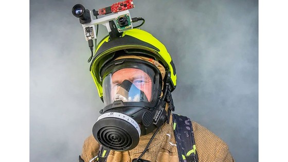 Mũ bảo hiểm nhìn xuyên khói