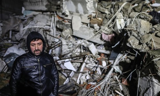 Động đất tại Thổ Nhĩ Kỳ và Syria: Số nạn nhân thiệt mạng vượt quá 7.900 người ảnh 12
