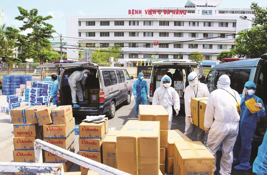 Nhiều hàng hóa thiết yếu hỗ trợ nhân viên y tế và bệnh nhân Bệnh viện C Đà Nẵng trong giai đoạn bị cách ly.