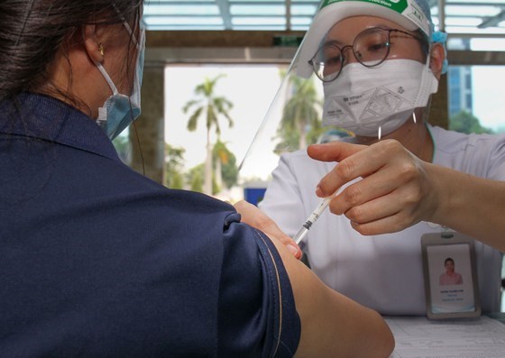 TPHCM sẽ mua thêm đến 10 triệu liều vaccine Covid-19 trong năm nay ảnh 1 TPHCM sẽ mua thêm đến 10 triệu liều vaccine Covid-19 trong năm nay ảnh 1