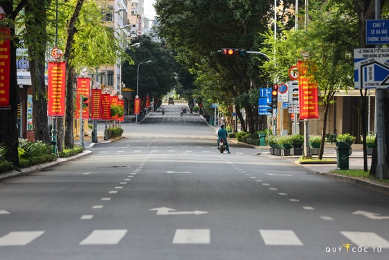 Chủ tịch Nguyễn Thành Phong gửi thư cho người dân TPHCM sau 10 ngày giãn cách xã hội theo Chỉ thị 16 ảnh 1