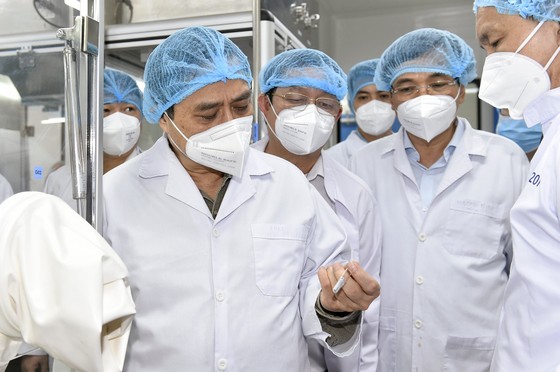 Thủ tướng đang lắng nghe kiến nghị để tháo gỡ khó khăn cùng doanh nghiệp ảnh 2