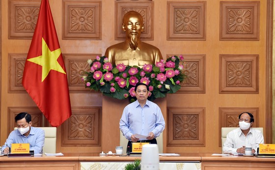 Thủ tướng đang lắng nghe kiến nghị để tháo gỡ khó khăn cùng doanh nghiệp ảnh 1
