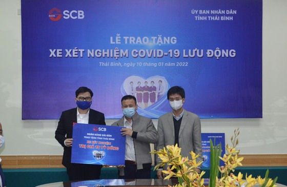SCB tiếp tục trao tặng xe xét nghiệm lưu động tại Thái Bình, Thanh Hóa ảnh 1 SCB tiếp tục trao tặng xe xét nghiệm lưu động tại Thái Bình, Thanh Hóa ảnh 1