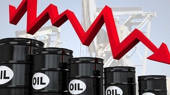 Lần đầu tiên trong lịch sử: Giá dầu rơi xuống mức dưới 0!