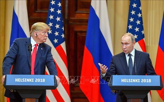 Tổng thống Mỹ Donald Trump (trái) và người người đồng cấp Nga Vladimir Putin (phải) tại cuộc họp báo chung ở Helsinki, Phần Lan ngày 16/7/2018. Ảnh tư liệu: AFP/TTXVN