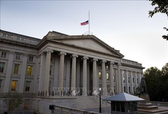 Quang cảnh bên ngoài tòa nhà Bộ Tài chính Mỹ ở Washington DC. Ảnh: AFP/TTXVN