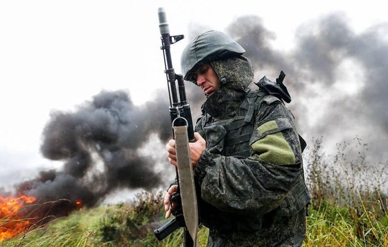 Một người lính Nga tham gia tập trận Zapad-2021