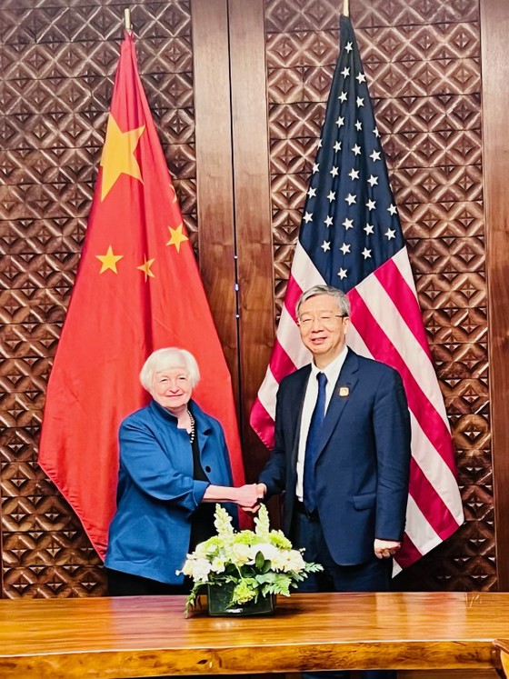   Bộ trưởng Tài chính Mỹ Janet Yellen và Thống đốc Ngân hàng Nhân dân Trung Quốc Dịch Cương tại Hội nghị thượng đỉnh G20